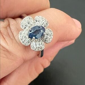 Elegant Sapphire Silver ring